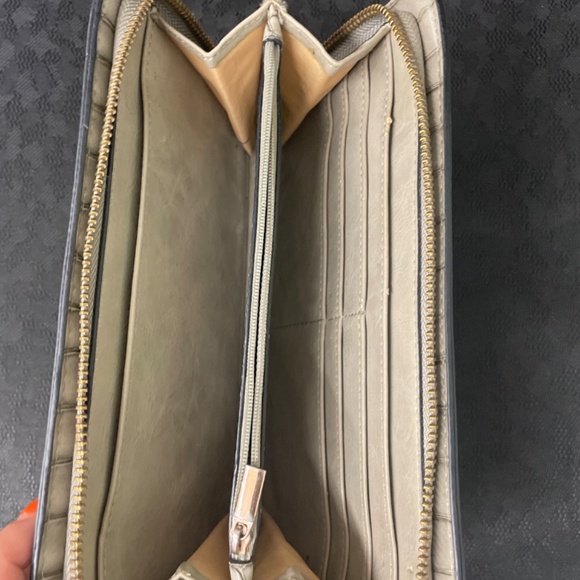 Aldo Wallet/Wristlet - Picture 3 of 3